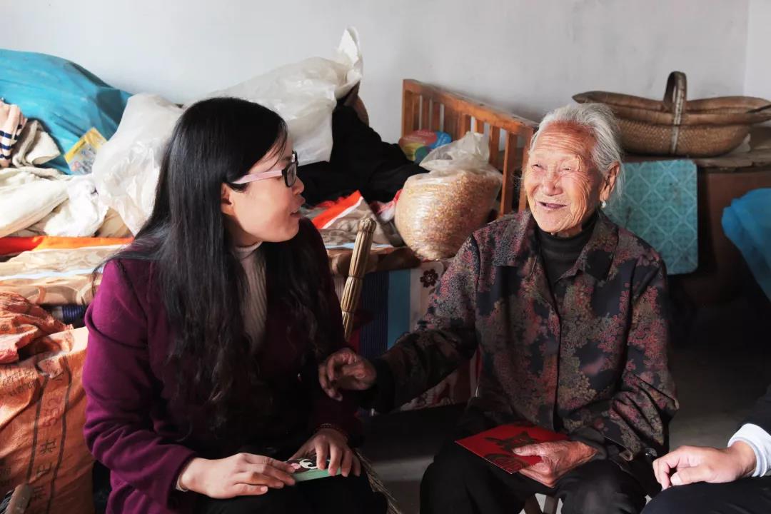 “九九重阳节，浓浓敬老情”山东泓达集团重阳敬老行