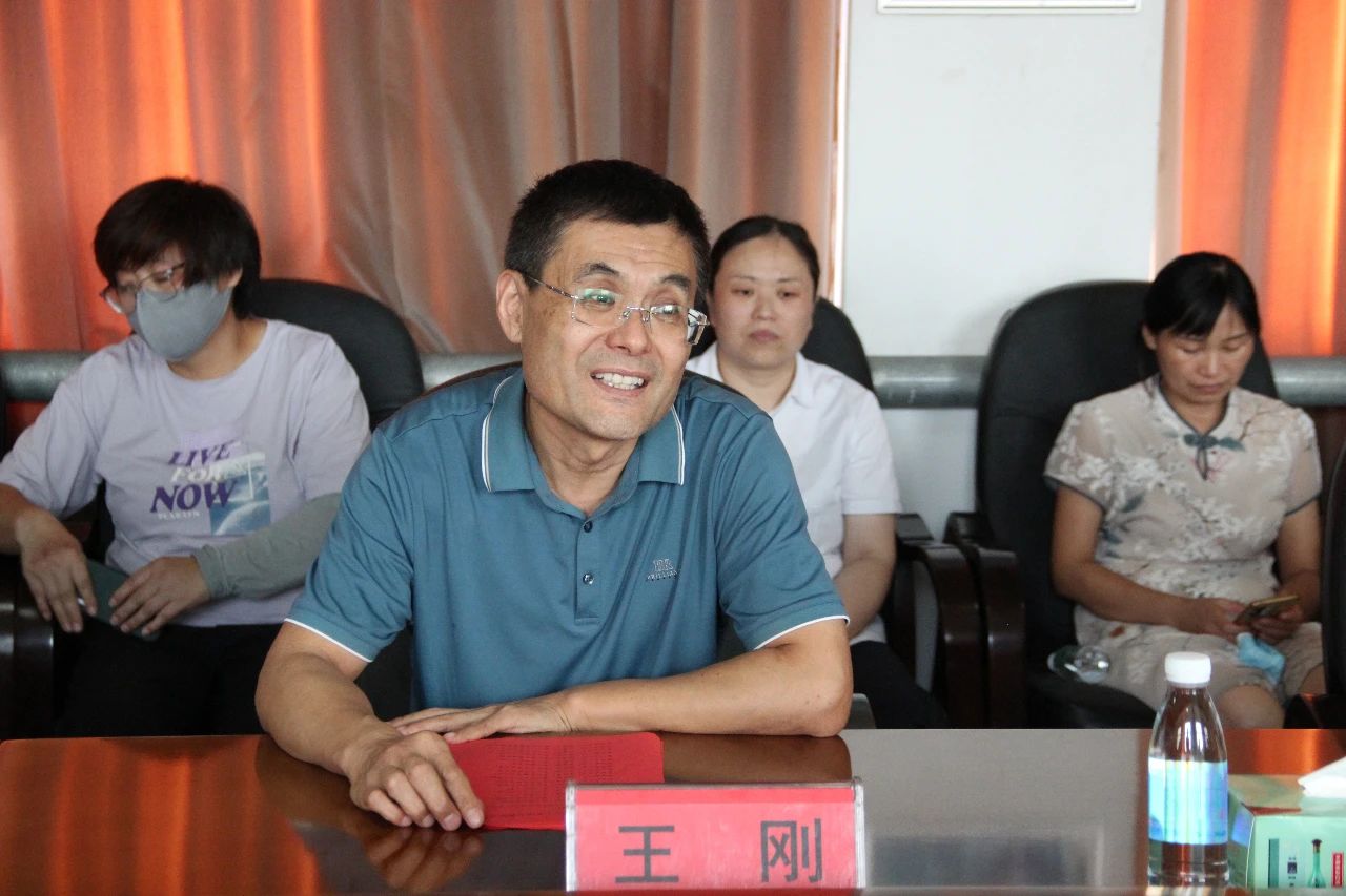 扬帆启航 | 泓达集团员工子女荣升高校欢庆会圆满举行